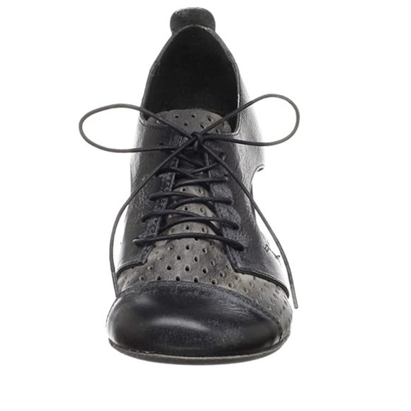 🎉 Gorgeous Italian RETRO VIBE Lace Up Oxford Heels in box Cap Toe 2 TONE US 8.5 - Picture 3 of 11